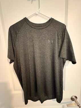 Under Armour Men's Dark Gray Short Sleeve Performance Tee